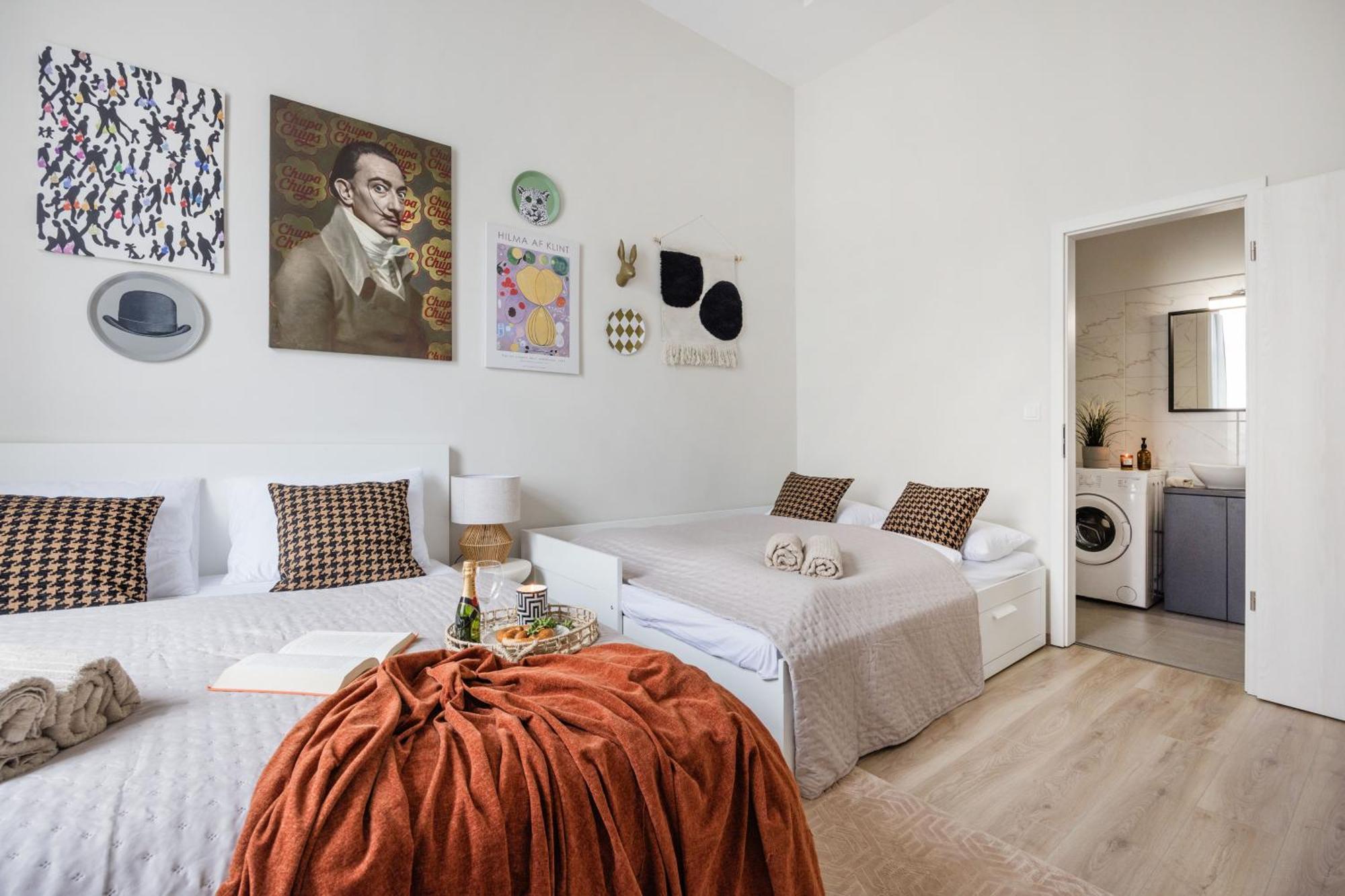 Central Budapest Oasis - Modern Charm, Timeless Comfort Екстер'єр фото