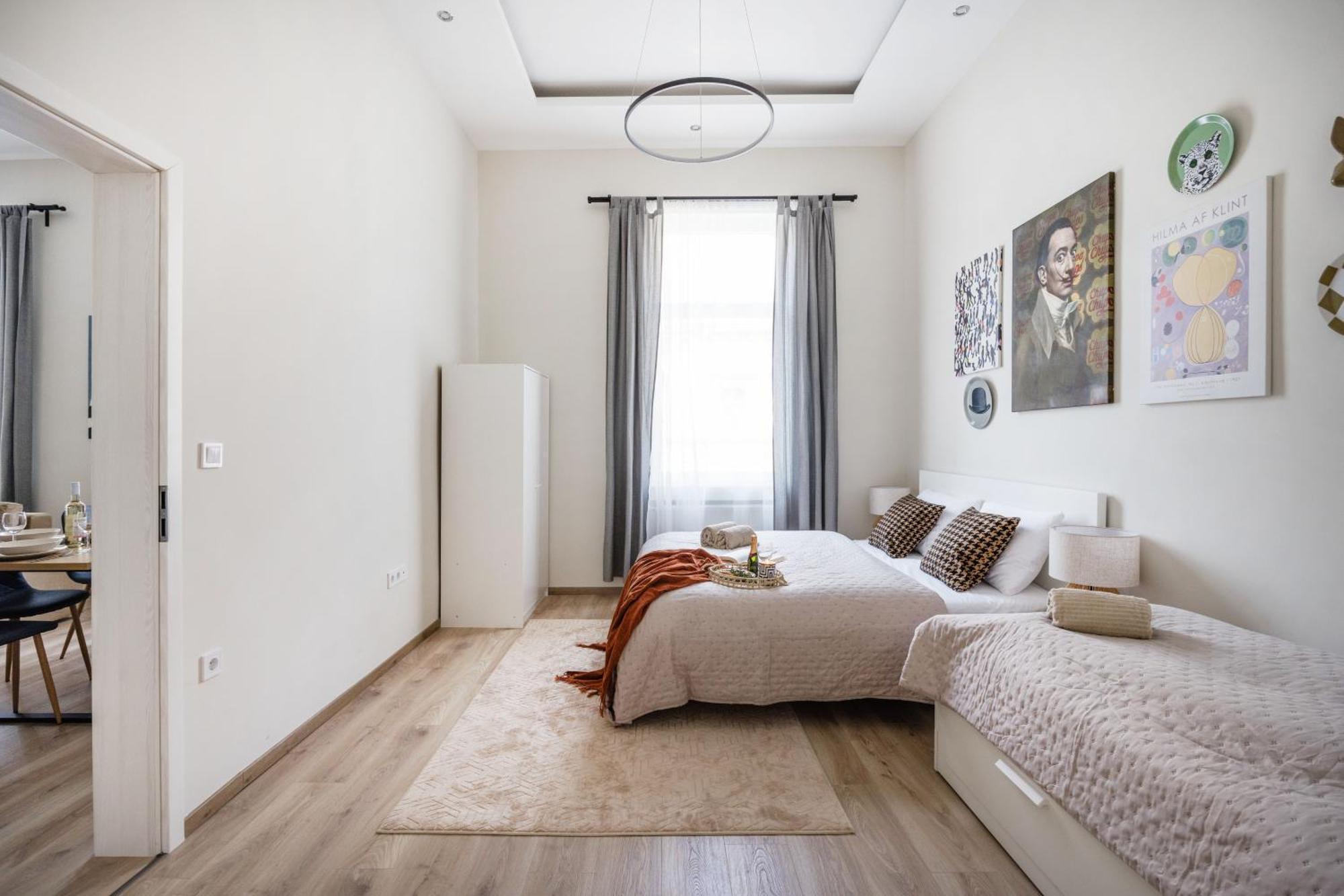 Central Budapest Oasis - Modern Charm, Timeless Comfort Екстер'єр фото