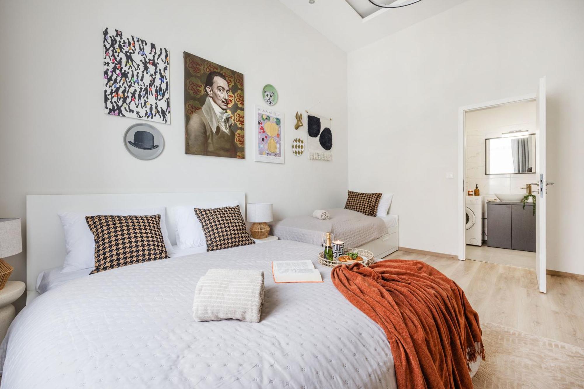 Central Budapest Oasis - Modern Charm, Timeless Comfort Екстер'єр фото